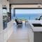 Mirrabooka Magic - Luxury By The Lake - Pet Friendly