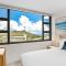 Newly Renovated 1BR with King Bed & Great Ocean Views! - Honolulu