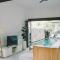 Three Palms Surf & Stay Medewi