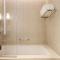 Livbnb - Stunning 1B Suite with Marina View and Beach Access - Dubaj