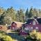 Mendocino Lodge with Hot Tub and Fireplace