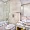 Skyline 2BR Apartment in the Heart of Business Bay