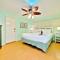 Ocean Views Walk to the Beach with King Suite - إنسينيتاس