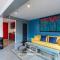 The Cosmopolitan Architect Design Home with Rooftop Jacuzzi 8 Guests