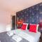 The Cosmopolitan Architect Design Home with Rooftop Jacuzzi 8 Guests