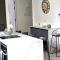 Luxurious 2BR Apartment in City Center with Internet