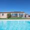 Villa moderne avec piscine dans village calme - Vénéjan