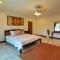Thai Style Gradma House also Pet- Friendly and only 800 Meters To Beach - Pattaya North