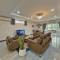 Thai Style Gradma House also Pet- Friendly and only 800 Meters To Beach - Pattaya North
