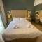 St Julians Luxurious Penthouse with POOL Enjoying Distant SEAVIEWS - Сент-Джулианс
