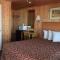 Green Acre Motel by OYO Near Rush County Airport - La Crosse