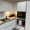 Stylish 2 Bedroom Apartment in Rochester, Kent- 3 min from Rochester Train Station - Rochester