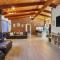 Ocean Breeze - Sleeps 12 - Pet Friendly