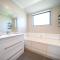 Mountainview Escape - Te Anau Holiday House - 蒂阿瑙