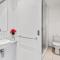 Central 1-Bed Apartment with Secure Parking
