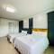 shiri hotel
