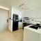 Jvc 1br Apartment Modern Comfort, Pool, Parking