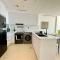Jvc 1br Apartment Modern Comfort, Pool, Parking