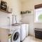 2BR with Free Parking 2min to Seaholme Station