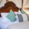 Barnacre Green Cottage - Eco-cottage with private hot tub & pool access