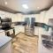 Beautiful home With Pool Hot tub & king bed - Oklahoma City