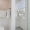 Spacious Papakura Family Delight w Deck and Yard - 帕帕库拉