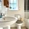 Centrally located "Spring Cottage" Perfect Ventnor Holiday Home