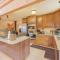 5 Mi to Kasilof River Forest-View Retreat with Deck - Kasilof