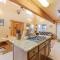 5 Mi to Kasilof River Forest-View Retreat with Deck - Kasilof