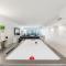 Boca Coastal Waterfront Stay - 2BR 2BA - Pool, Gym, Parking, Walk to Beach - بوكا راتون