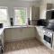 Modern 2 bed with secure driveway - Dumfries