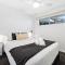 Karmasea Beachside Holiday 2 Bedroom Apartment - Alexandra Headland