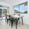 Bradman Ave Gem - River Views & Outdoor Activities