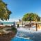 HEART OF Cotton Tree- walk to BEACH & RIVER