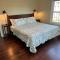 State Street Cottage, Suite 2