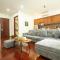 Sakamoto Apartments by XOI Residences at Ba Dinh center of Hanoi - 河内