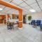 Econo Lodge Hays I-70