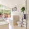 Villa with Spa and Breathtaking Views of Dandenong Ranges - Kalorama