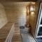 Retro Lodge nr Dartoor with hot tub & opt sauna