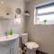 Pass the Keys Renovated Home Chilton Dog Friendly Sleeps 5 - Ferryhill