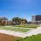 Villa Sunshine - Private Heated Pool & Sport Fields