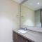 Livbnb Suites - Lavish 1 BR in J One Tower - Dubaj