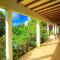 Villa LES TILILIS - BELLE VILLA DE 300 M2 SITUEE AU CALME AVEC GRANDE PISCINE ET VUE MONTAGNE