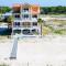 Private Pool Beach Front Sleeps 18 Family home - Eastpoint