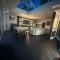 Luxury 4-Bedroom High-End Home, Includes Jacuzzi and Pool Table - 诺斯伍德