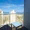 Twin beds room with a great view in Heart of GC