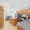 3BR 2BA Home with King Queen & Twin Beds - كلاركسفيل