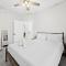 3BR 2BA Home with King Queen & Twin Beds