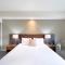 King Studio Harbourfront Haven with Tropical Pool - Darwin