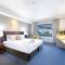 Darwin Harbourside Escape in Two Adjacent Rooms